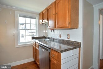 17 S Madison St in Middleburg, VA - Building Photo - Building Photo