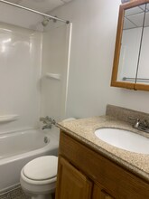 728 Ohio Pike in Cincinnati, OH - Building Photo - Building Photo