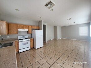 7962 Severn Valley St in Las Vegas, NV - Building Photo - Building Photo