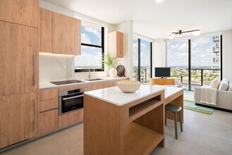 11 NE 6th St, Unit SI ID1511787P in Miami, FL - Building Photo - Building Photo