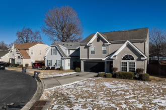 Witchduck Lake Condominiums in Virginia Beach, VA - Building Photo - Building Photo