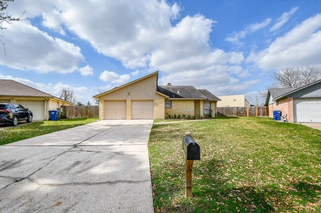 18754 Wood Glen Ln in Houston, TX - Building Photo - Building Photo