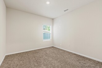 8466 Cape Fox Dr in Jacksonville, FL - Building Photo - Building Photo