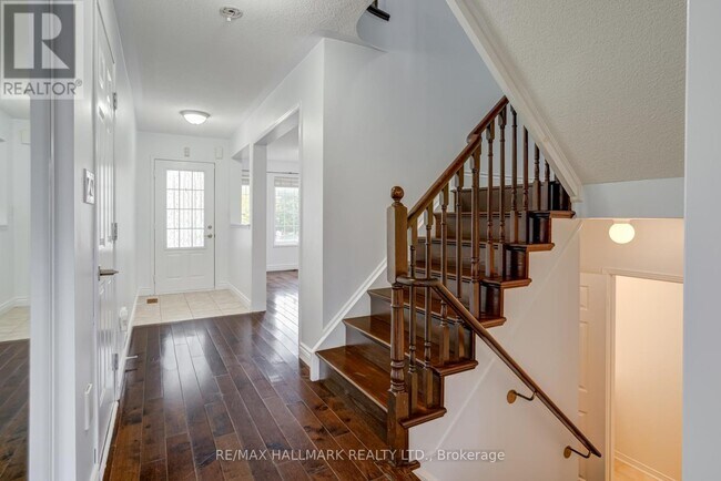 125 Faris St in Bradford West Gwillimbury, ON - Building Photo - Building Photo