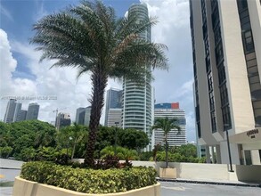 1901 Brickell Ave, Unit B1011 in Miami, FL - Foto de edificio - Building Photo