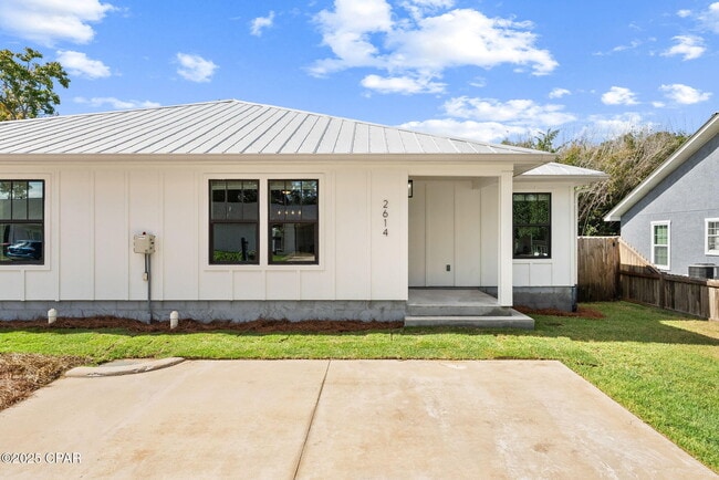 2614 Cypress St in Panama City Beach, FL - Building Photo - Building Photo