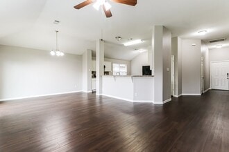 4918 Bryant Ridge Rd in Houston, TX - Building Photo - Building Photo