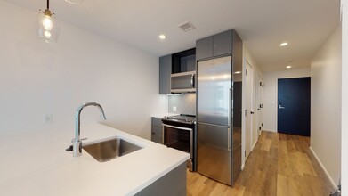 350 Harrison Ave, Unit 909 in Boston, MA - Building Photo - Building Photo