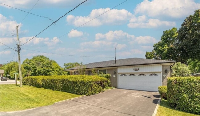 property at 1284 Warwick Av