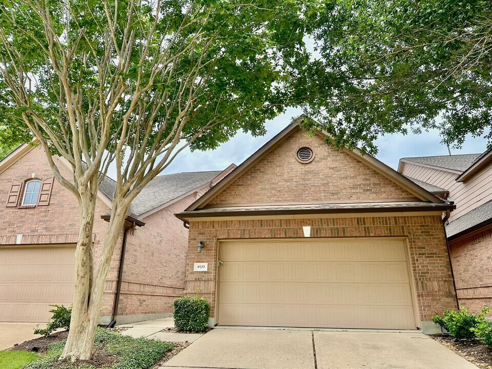 1122 Glenwood Canyon Ln in Houston, TX - Building Photo