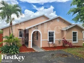 25024 SW 128th Pl in Homestead, FL - Building Photo
