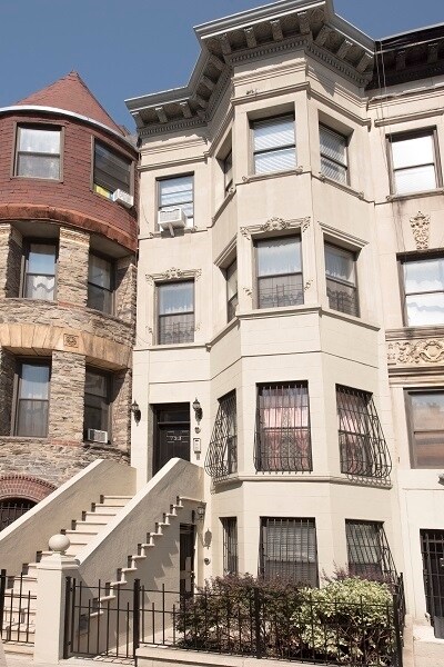 733 Saint Nicholas Ave in New York, NY - Building Photo - Building Photo