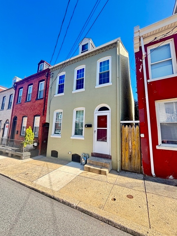 property at 407 E Strawberry St