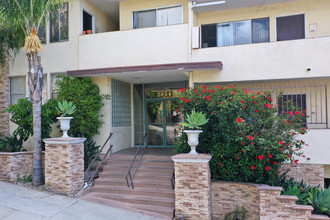 Courtyard at Cordova in Los Angeles, CA - Building Photo - Building Photo