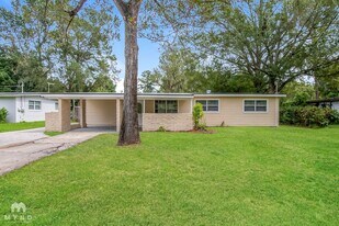 1033 Busac Ave in Jacksonville, FL - Building Photo