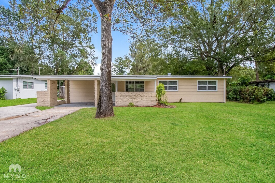 1033 Busac Ave in Jacksonville, FL - Building Photo