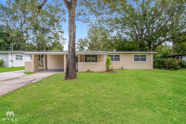 property at 1033 Busac Ave