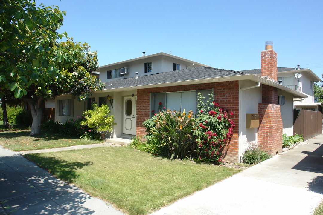 3687 Greenlee Dr in San Jose, CA - Building Photo