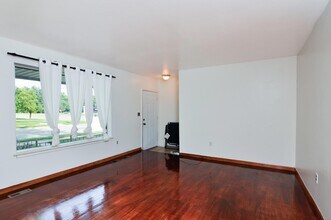 8807 Tavistock Dr in Plymouth, MI - Building Photo - Building Photo