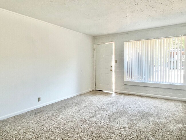 370 E 200 N in Bountiful, UT - Building Photo - Building Photo