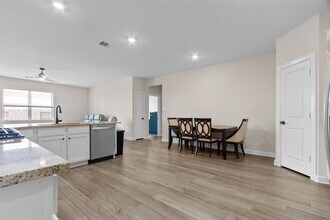 3009 Floating Barque Dr in Santa Fe, TX - Building Photo - Building Photo