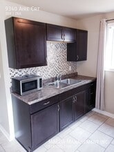 9340 Aire Ct in Windsor, ON - Building Photo - Building Photo