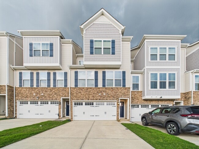 property at 9806 Oaklawn Blvd NW