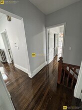 14-16 Hamilton Rd, Unit 14 in Somerville, MA - Building Photo - Building Photo