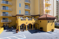 Palmas De Mallorca in Daytona Beach Shores, FL - Foto de edificio - Building Photo