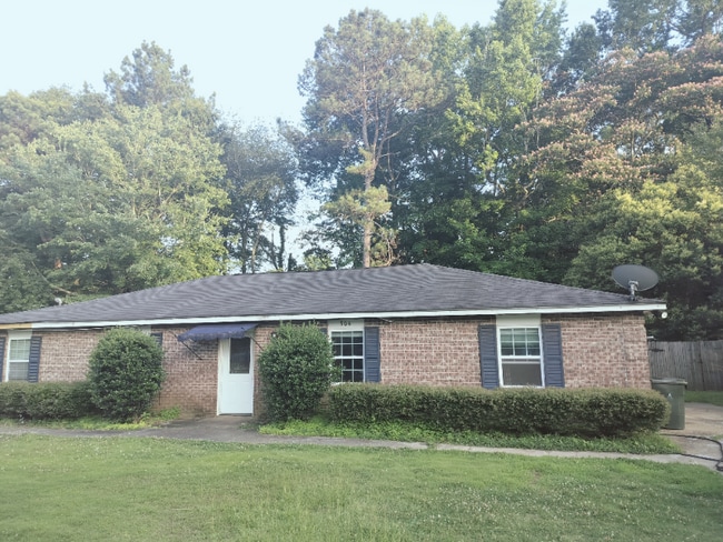 property at 906 E Magnolia Ave