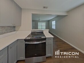 3937 Dartmouth Ave N in St. Petersburg, FL - Building Photo - Building Photo