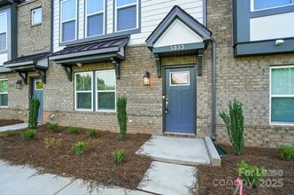5033 Westmead Ln in Charlotte, NC - Building Photo - Building Photo