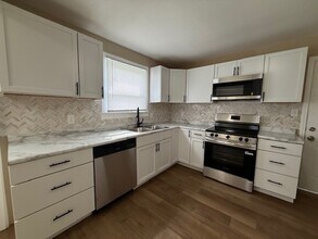 7019 Manette Dr in St. Louis, MO - Building Photo - Building Photo