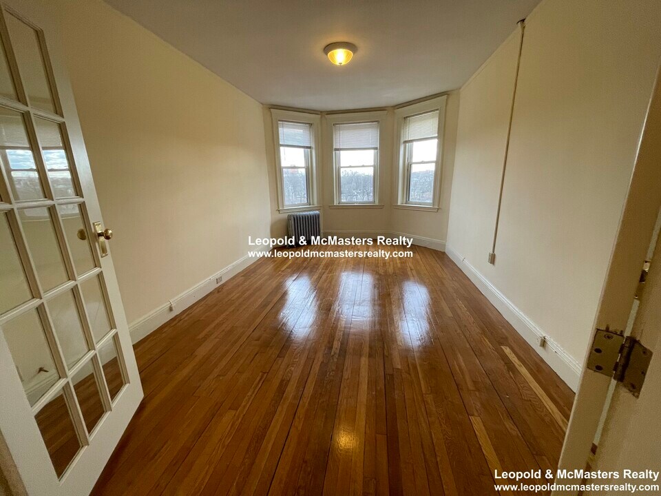 117 Park Dr in Boston, MA - Building Photo