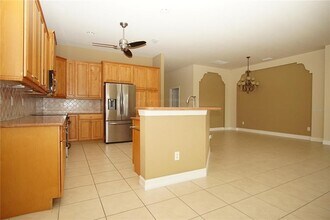 4922 Sandy Brook Cir in Wimauma, FL - Building Photo - Building Photo