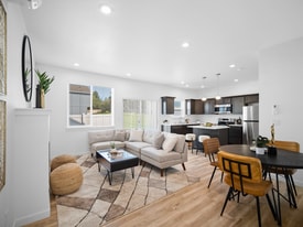 818 E F St in Deer Park, WA - Building Photo