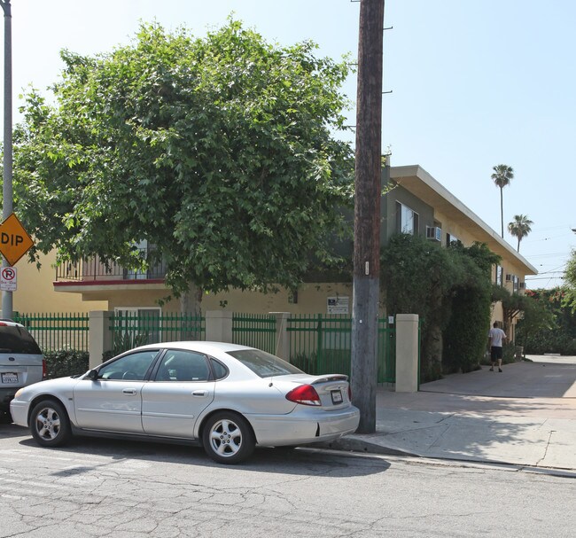 14716 Delano St in Van Nuys, CA - Building Photo - Building Photo