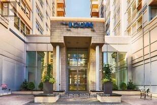 250 Wellington St W in Toronto, ON - Building Photo