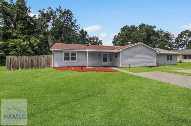 160 Cherokee Cir in Hinesville, GA - Building Photo - Building Photo