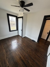 10272 Burlington Rd in Cincinnati, OH - Foto de edificio - Building Photo