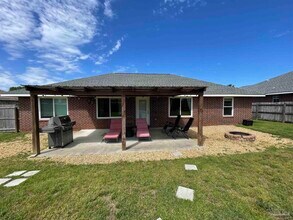 5720 Berrybrook Cir in Milton, FL - Building Photo - Building Photo