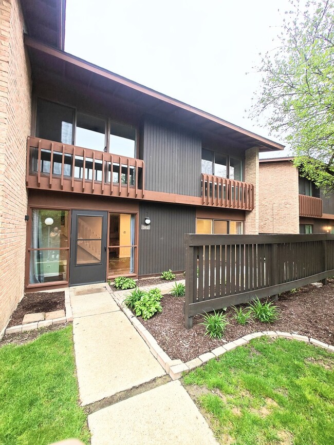 property at 5912 Greenview Rd