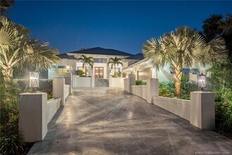 3365 SE St Lucie Blvd in Stuart, FL - Building Photo - Building Photo