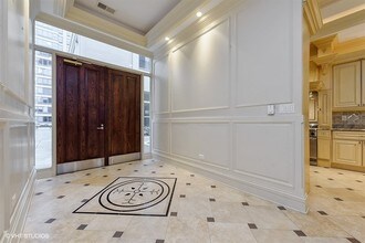 25 E Superior St-Unit -11C in Chicago, IL - Building Photo - Building Photo