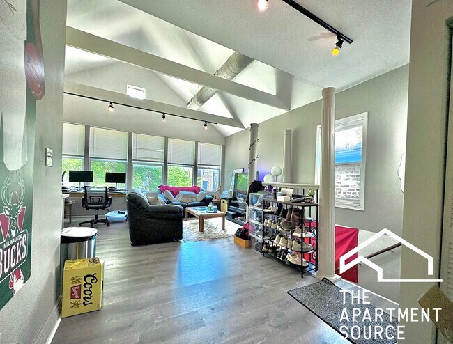 1237 W Ohio St, Unit 3