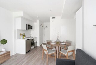 1200 Crescent in Montréal, QC - Building Photo - Floor Plan