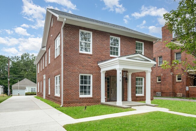 816 Walnut Ave in Charlotte, NC - Building Photo - Building Photo