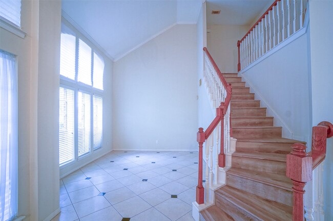 5602 Whisper Ridge Dr