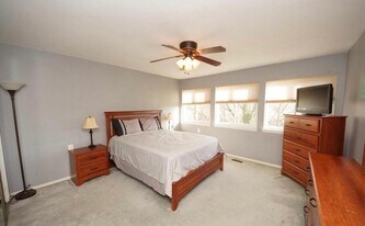 10L Dennison Dr, Unit Lake view in East Windsor, NJ - Building Photo