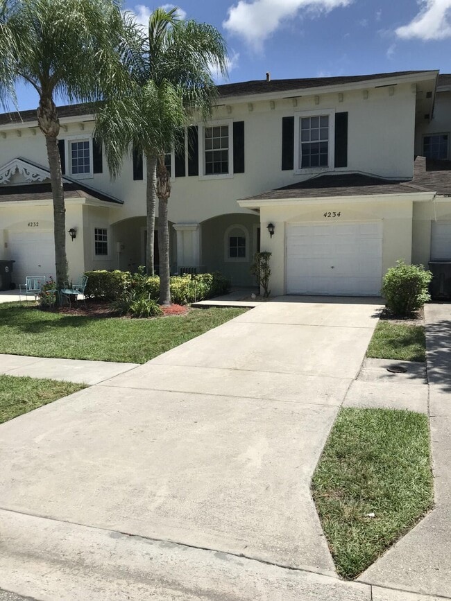4234 Emerald Vista in Lake Worth Beach, FL - Building Photo - Building Photo